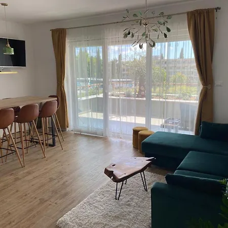 Apartment Olive Touch Apartment, Morska